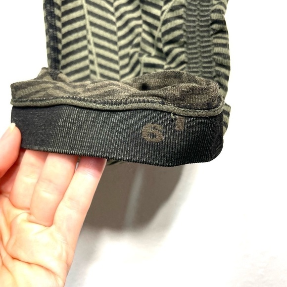 Lululemon In The Flow Crop II Heathered Fatigue Green 6 O22 - Picture 7 of 10